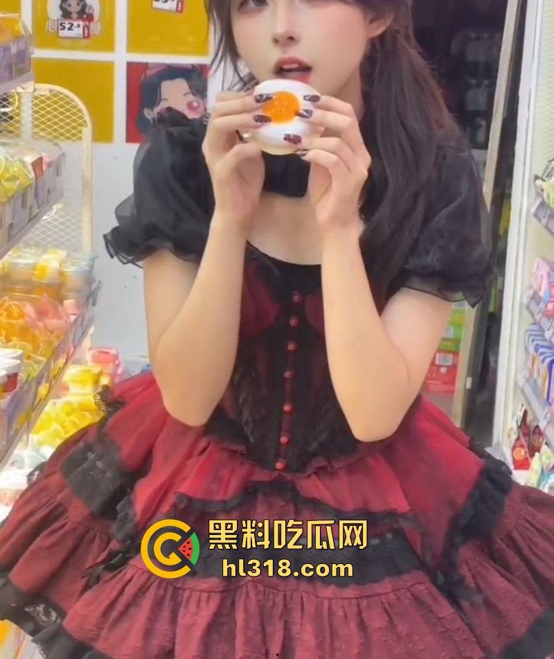 广州JK嫩妹【李诗诗】趁父母出门带游戏中CP回家做爱,无套爆操白虎馒头穴,堪称极品!-10