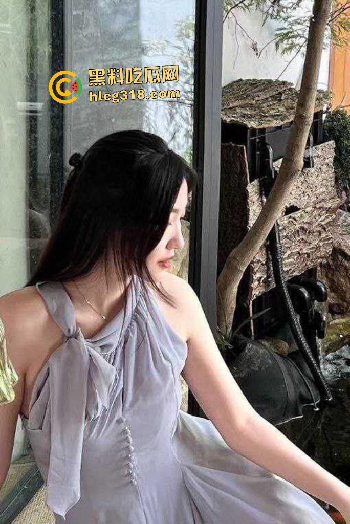 准大学生小伙提前约战学姐,女仆装JK黑丝全套装备,后入大屁股算是开学前第一课吧!-4