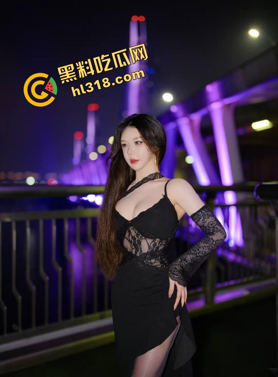 史上最嫩粉嫩小穴被大腿粗巨屌撑爆,操喷到精液糊满穴口一进一出就地震,奶白浆喷成瀑布流!-1