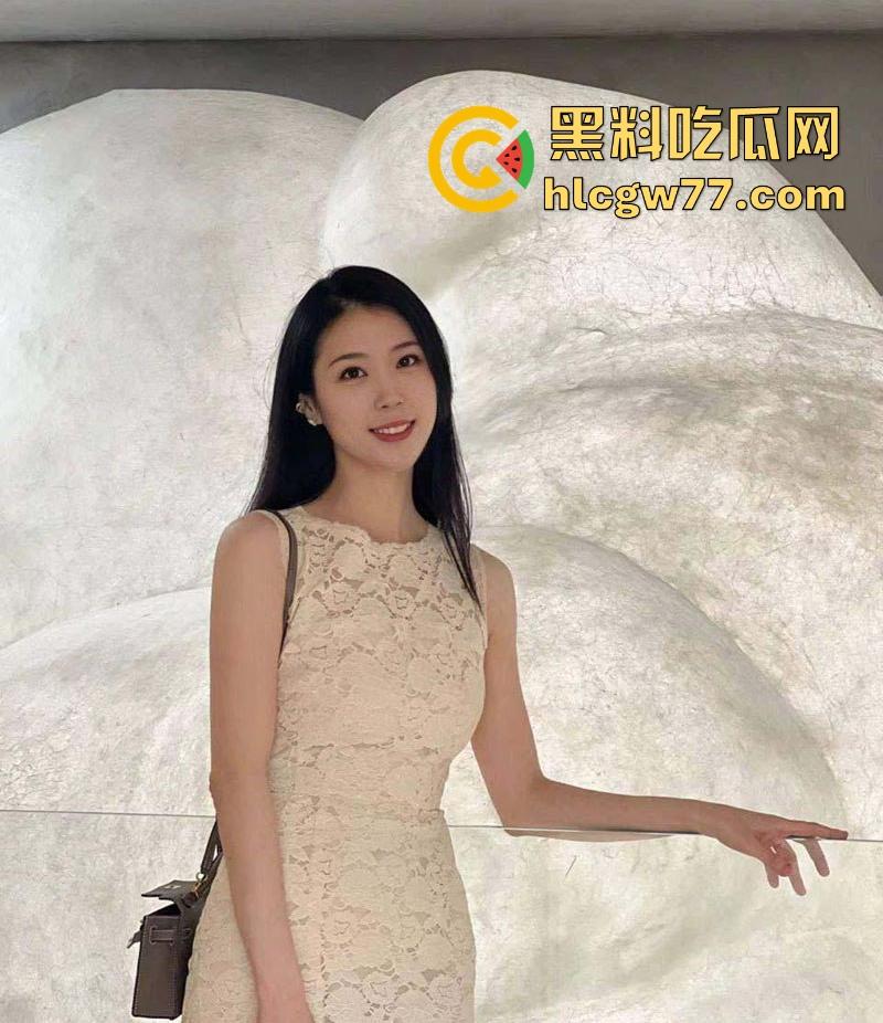 花5200拿下刚离婚的高中老同学 紫色包臀裙风骚不减当年 屄毛旺盛让我老弟灵魂出窍！-5