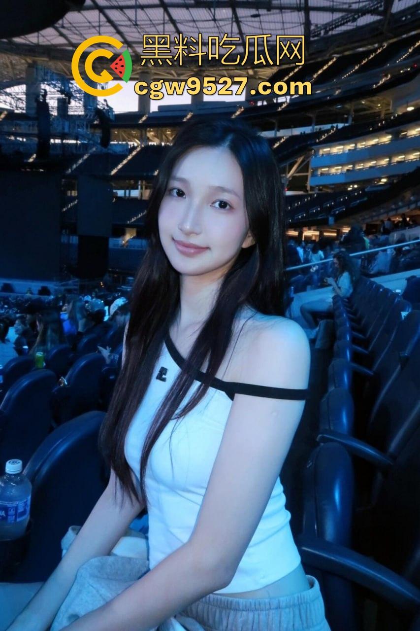 感谢时代少年团上海演唱会!一张门票换一顿操,追星女神终于被我无套后入,原来追星的女孩这么容易拿下!-2