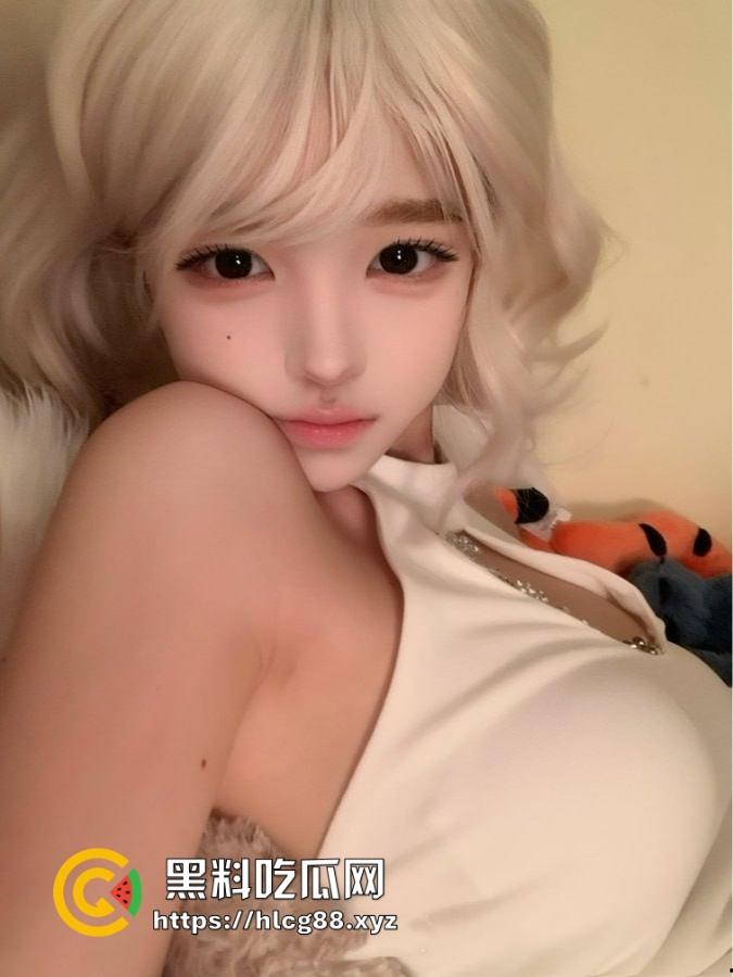 抖音美少女【鳗鱼mumu】推特卖逼,真名胡雯丽江西贱货背着男友收门槛裸聊,亲爹猥亵变态瘾曝光!-4