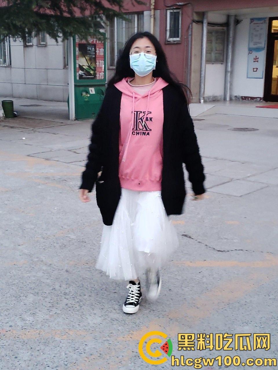 山东农业工程学院反差婊【林晨】,屌丝还在校园墙表白,殊不知你的女神是个淫荡骚母狗-2