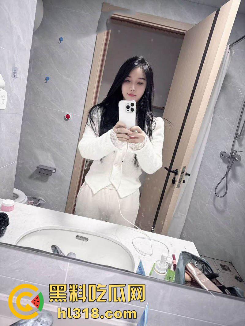 操别人的美娇妻就是爽!上海极品人妻叶沐晓,背着老公偷情出轨,彻底堕落成炮友的性感母狗!-1