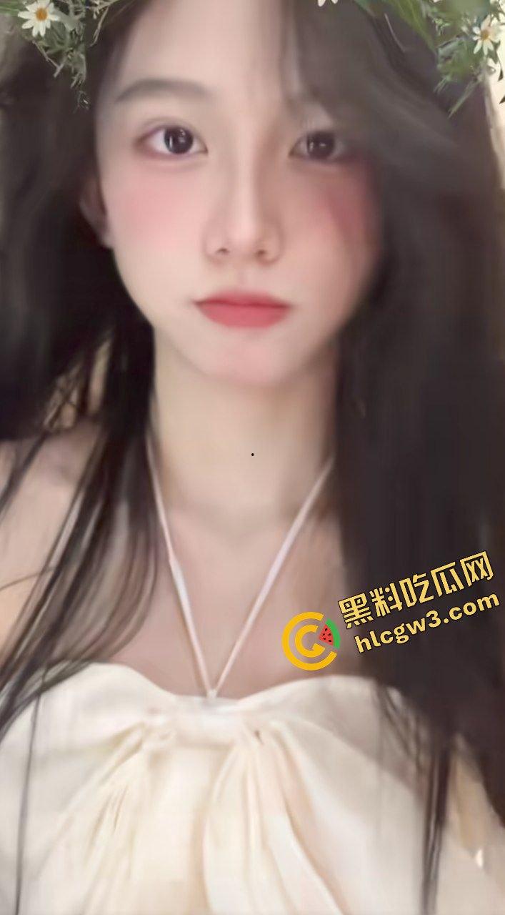 江苏反差婊社会骚鸡【谢丽】wx日常约炮弟弟 骗金又骗精 吐舌头爆干骚逼!原创独家流出!-2