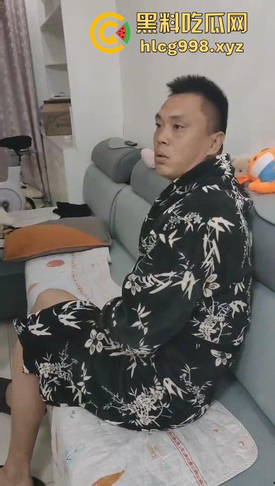 山东抖音骚货【莉莉安】刚生完孩子就耐不住寂寞!租房偷情被老公捉奸,场面乱成一锅粥!-6