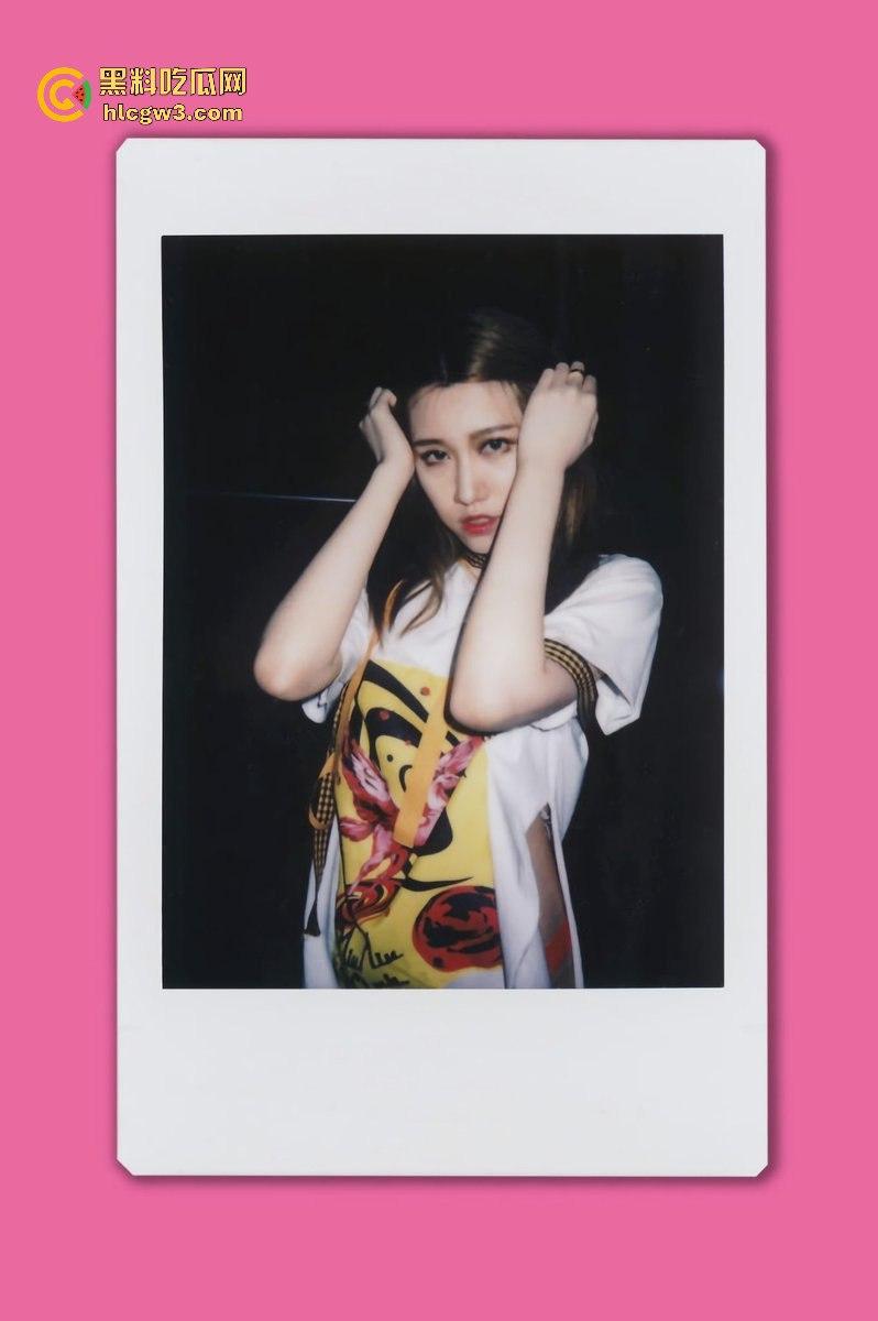 调教大神『电风扇』年底新作 巨乳美女排队圣水伺候舔屁眼，巨乳人妻肥臀扭成波浪，毒龙仰拍画面骚到极致！-19