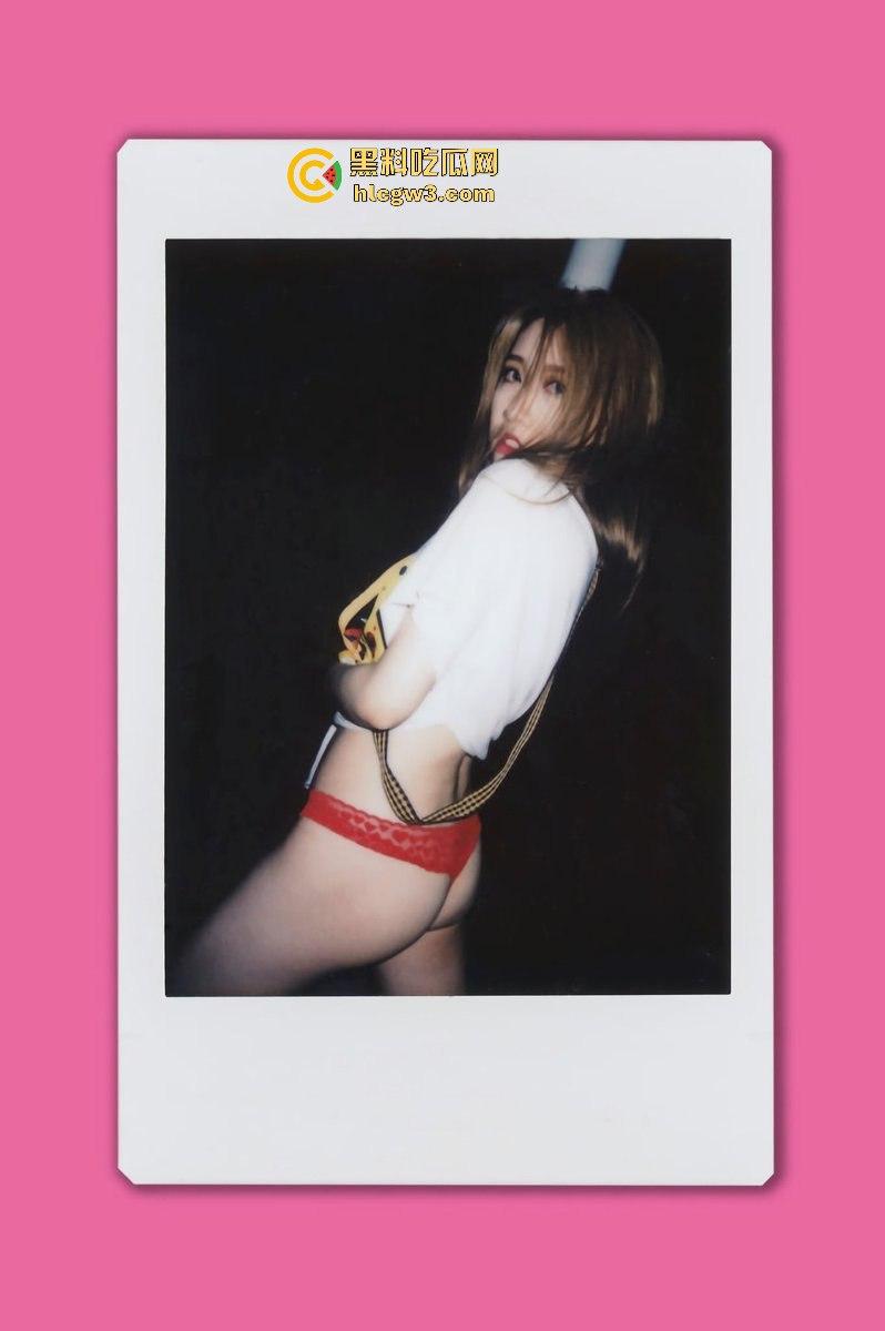 调教大神『电风扇』年底新作 巨乳美女排队圣水伺候舔屁眼，巨乳人妻肥臀扭成波浪，毒龙仰拍画面骚到极致！-26