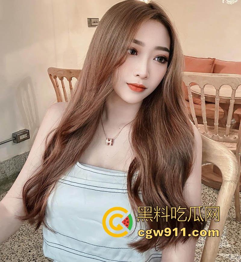 深圳巨力有限公司白领【李思颖】惨遭炮友泄密，下班空虚多次约炮，露脸口吞精内射，跟在公司形象完全不符！-2