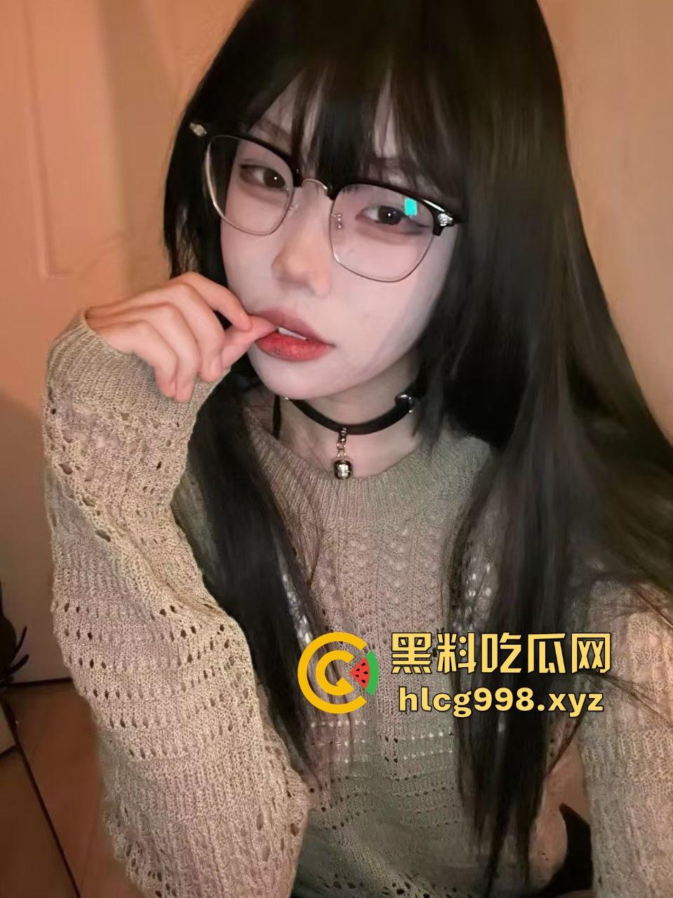 花臂精神小妹原来这么猛！探花爆日完她还不够，朋友圈爆料：一天不被操就要自己冲两次！-7