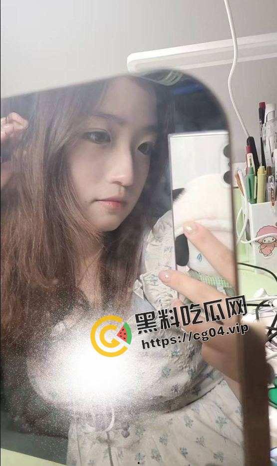曝光渣女！柳州职业技术学院反差婊韦闫妮  私生活混乱 头像和学长3排上分 视频被男友流出曝光-3