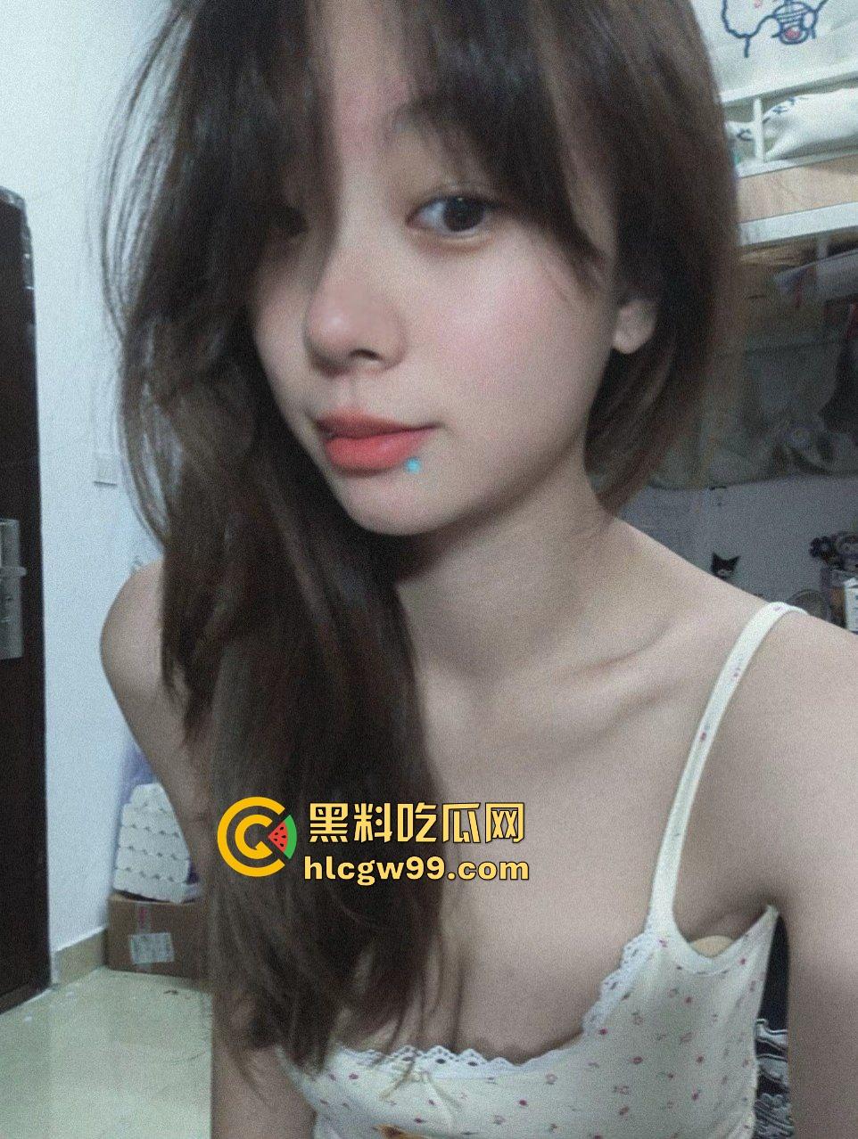 抖音贵医科清纯御姐【想吃芝士】光鲜亮丽的背后却是大哥的肉便器母狗，跑去武汉约炮淫荡后入！独家曝光流出！-2