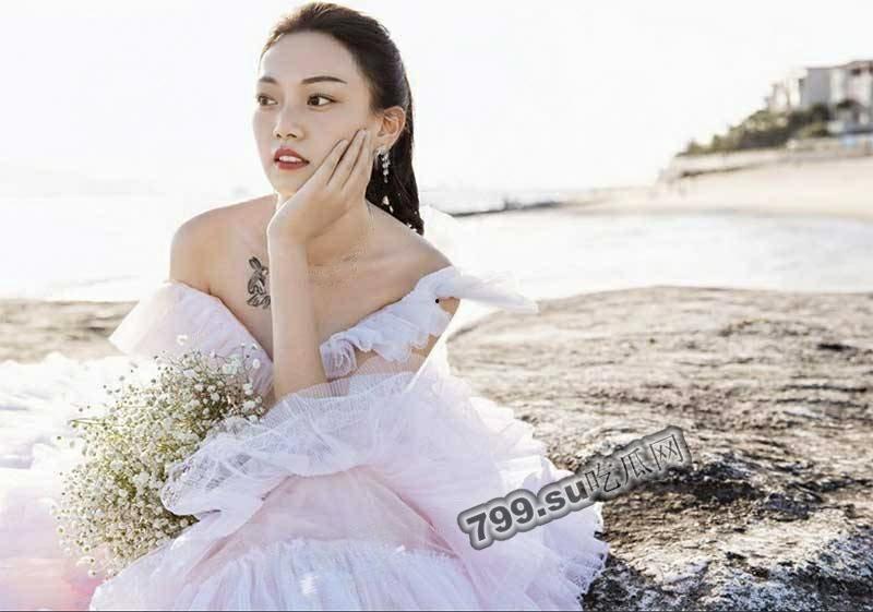 精品反差 极品新婚人妻性爱视频流出 还是自己的媳妇好不怕染病天天无套干-1