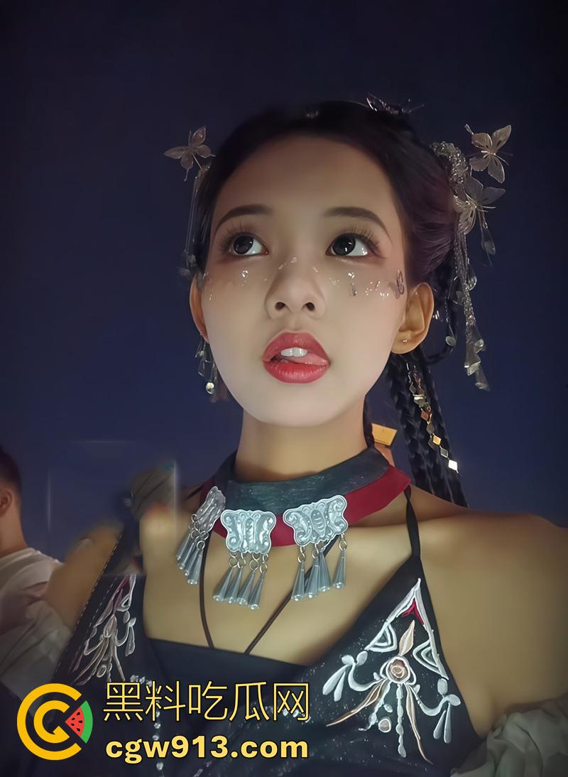 沈阳鲁迅美术学院，顶级颜值黑皮女大【郭佳】，身材曼妙性感诱人，体育生男友激情性爱，视频传遍全校！-1