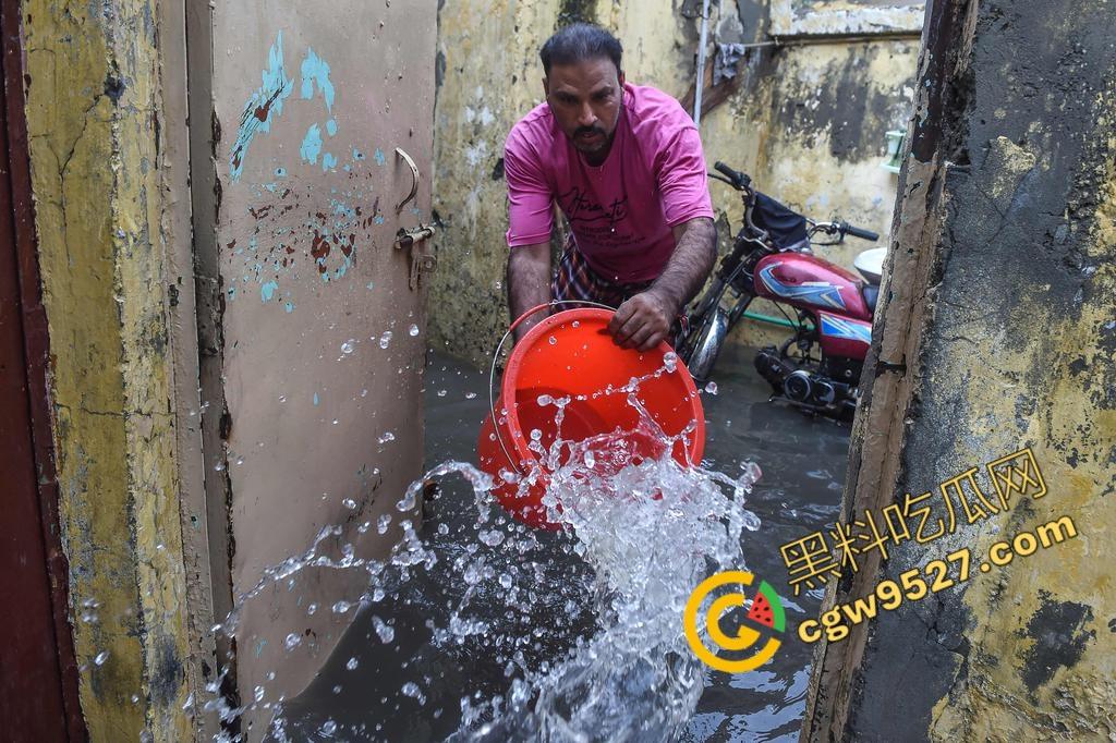 国外大瓜!巴基斯坦洪灾肆虐,千人死亡,牲畜死伤惨重,全国超半数地区被淹!-8