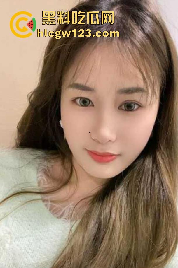 海角大神漂亮表姐 与极品表姐乱伦性爱 猛烈抽插白浆四溢 诱人玉足狂擦粗茎！-1