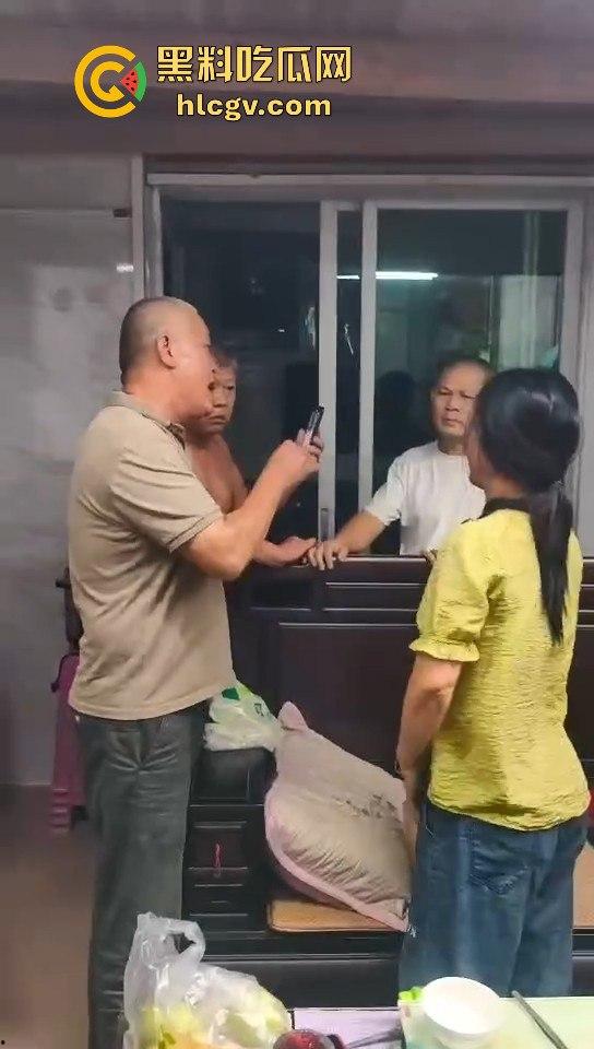 男子骚扰别人家儿媳妇，结果公公直接找上门！据说还是个老师，这年头老师都这么饥渴？-12