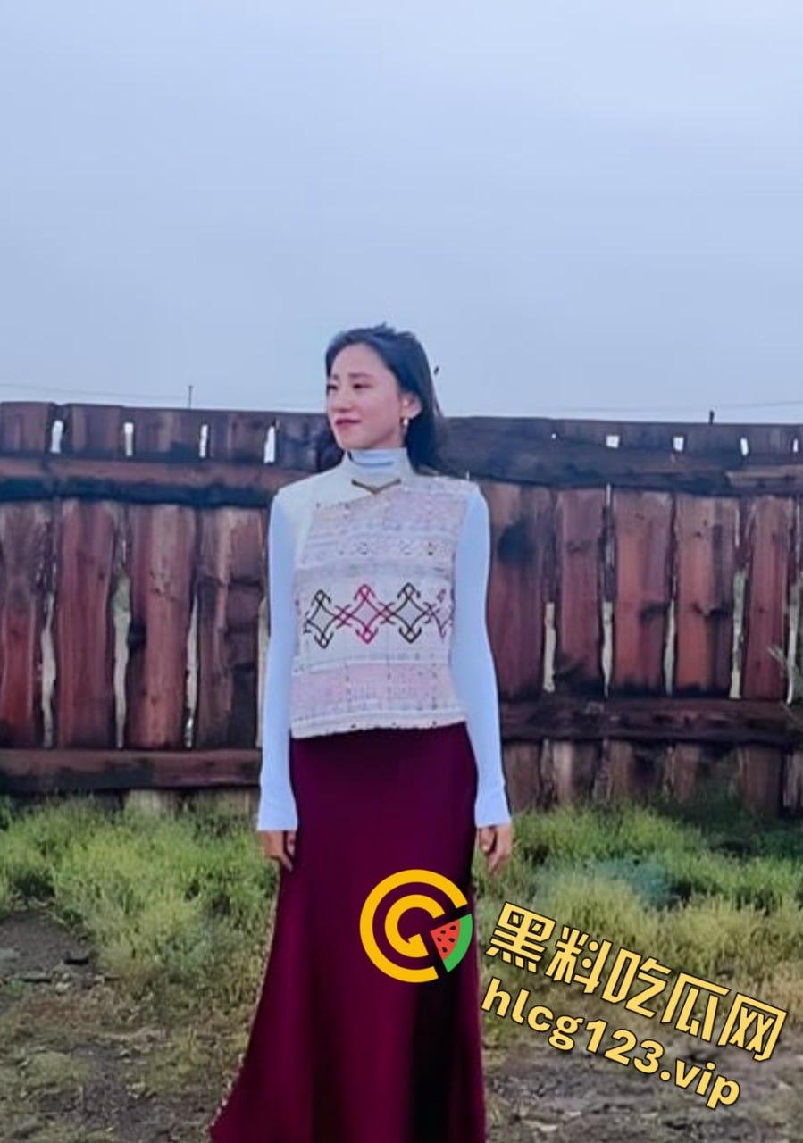 蒙古国友人酒后激情上演车震，少妇肥臀在车内被狂肏，视频曝光引发全网热议！-4