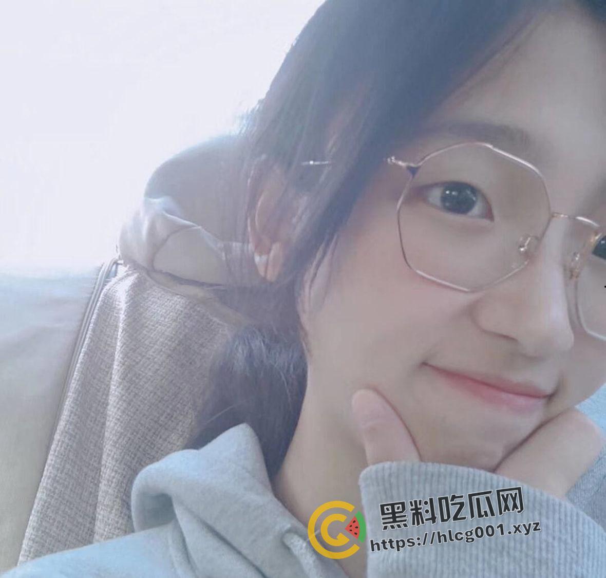 江苏母狗【郑雨涵】自慰都能白浆四溢 被扣的时候水如泉涌 现在大学生都这么骚了吗-1