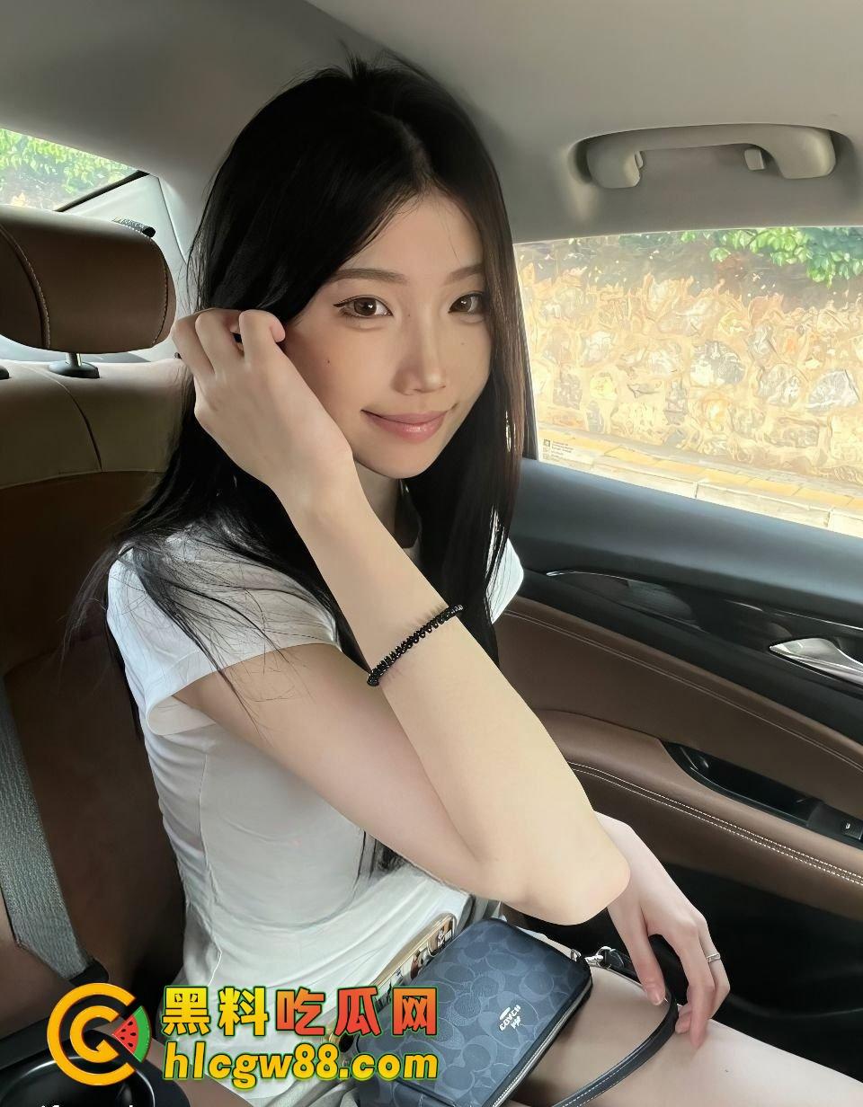 湖南极品反差学妹『姜倪』被渣男曝光操逼视频，口活一流淫叫勾魂，情趣开档黑丝各式操法玩得飞起！-2