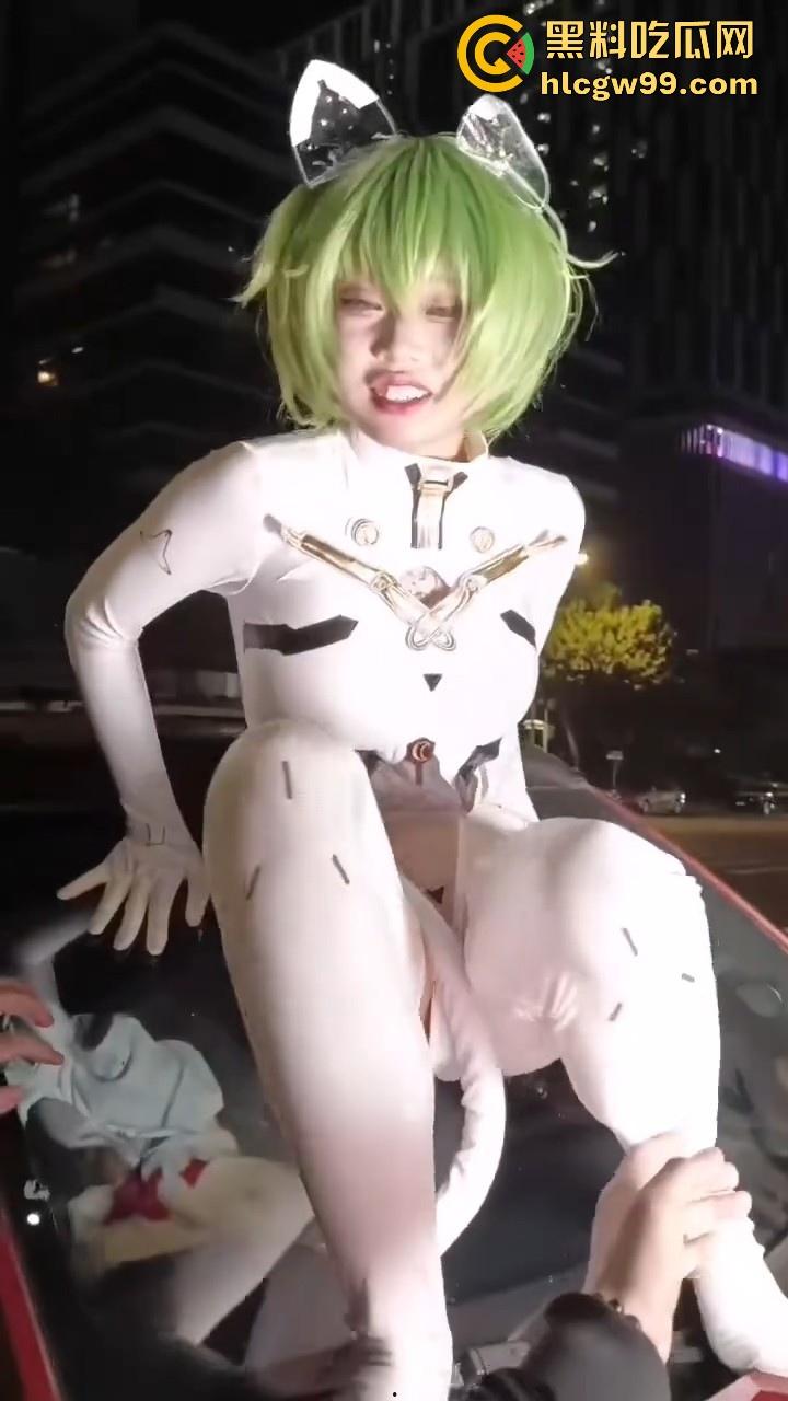 CP漫展前方摄影师发来战报，场外已被福利姬包围，大胆裸漏小穴，这还是国内吗？把我干哪来了？-11