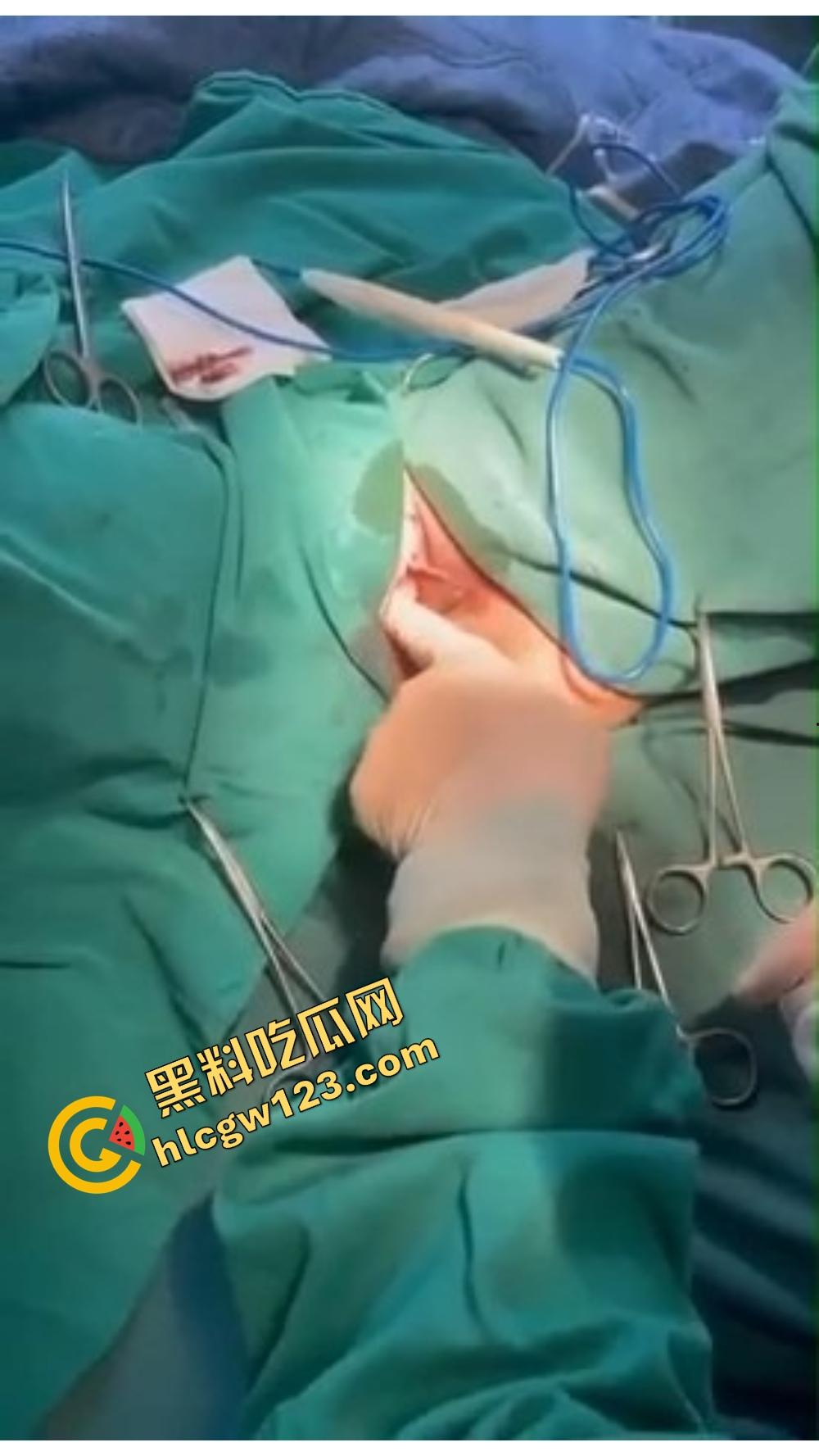 别再幻想什么天生紧致了，都是海克斯科技硬给收的，这年头的小穴，哪有天然紧的？没整过你都不配叫tight！-7