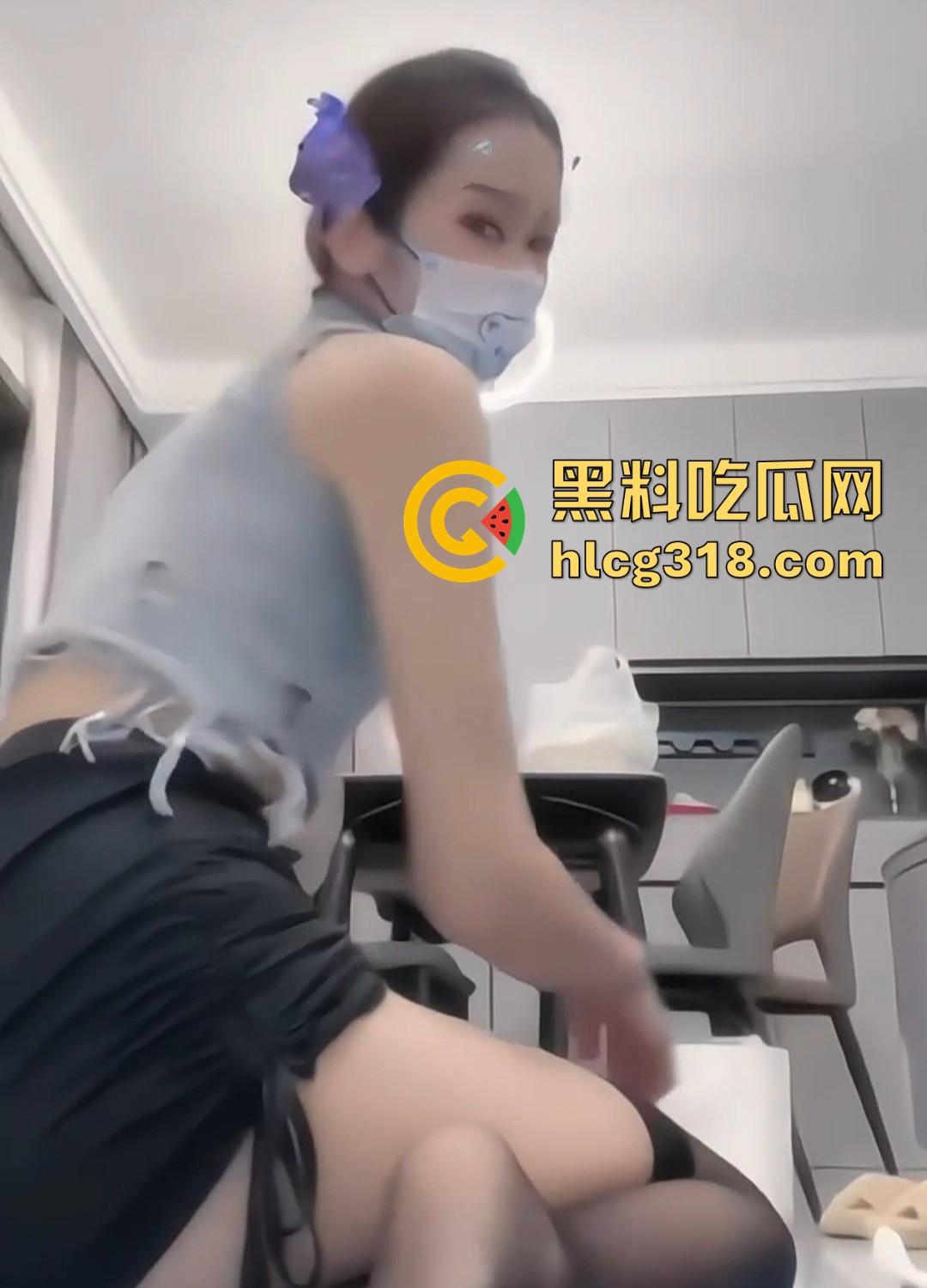 抖音性感网红【安婧】裸聊视频流出！情趣内衣轮番上阵，蹶翘臀掰逼自慰，淫骚到炸！-5