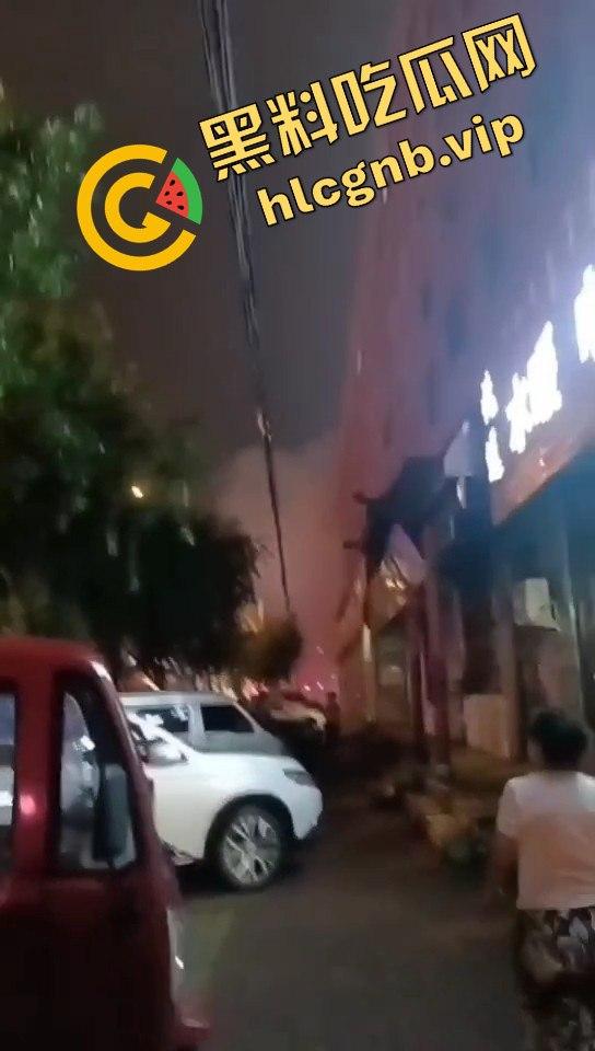 阜新县七楼家庭大战升级！夫妻吵架引发惊天爆炸，整栋楼人心惶惶！-1