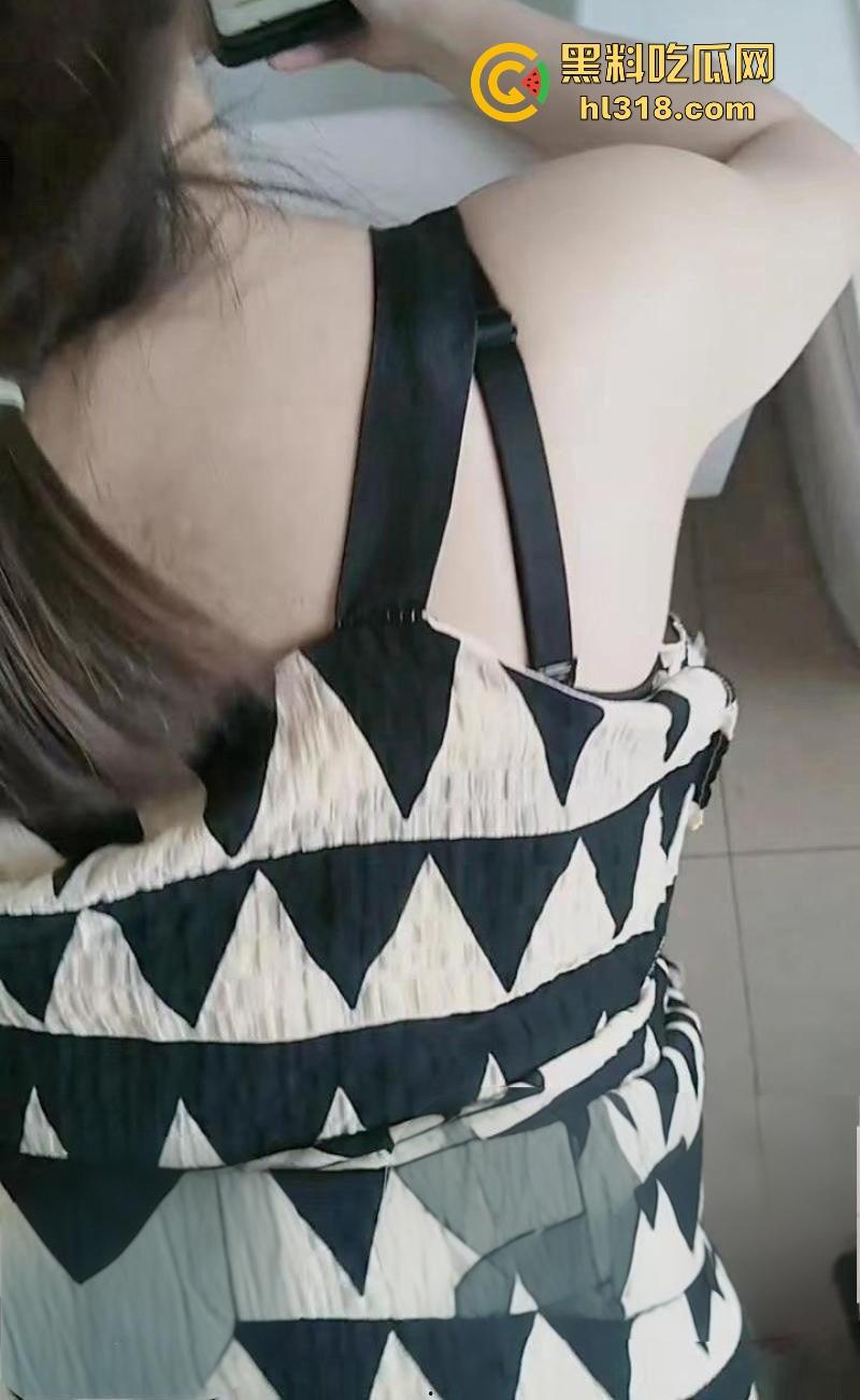 海角乱伦,终于让我逮到机会了,在厕所把准备出门的大嫂狠狠的猛操,憋了几天终于有发泄的地方了!-9