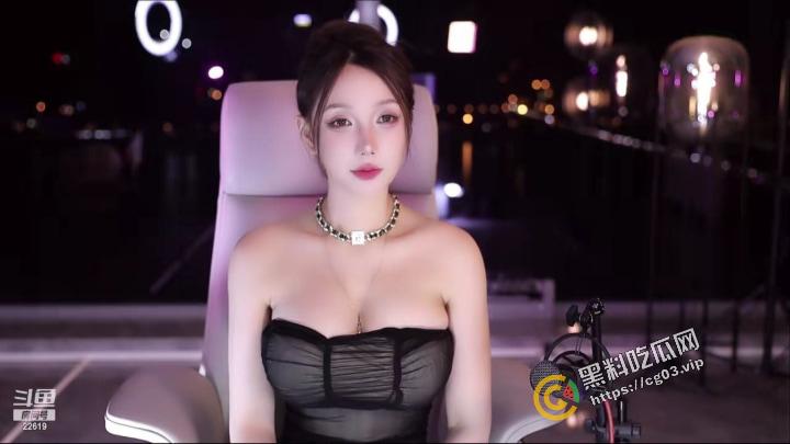 斗鱼 罗米娜 陪金主大哥三月份的出去的开房记录详情  有点勤啊 大哥不累吗 顺便搞点米娜定制皮衣开火车30分钟合集-3