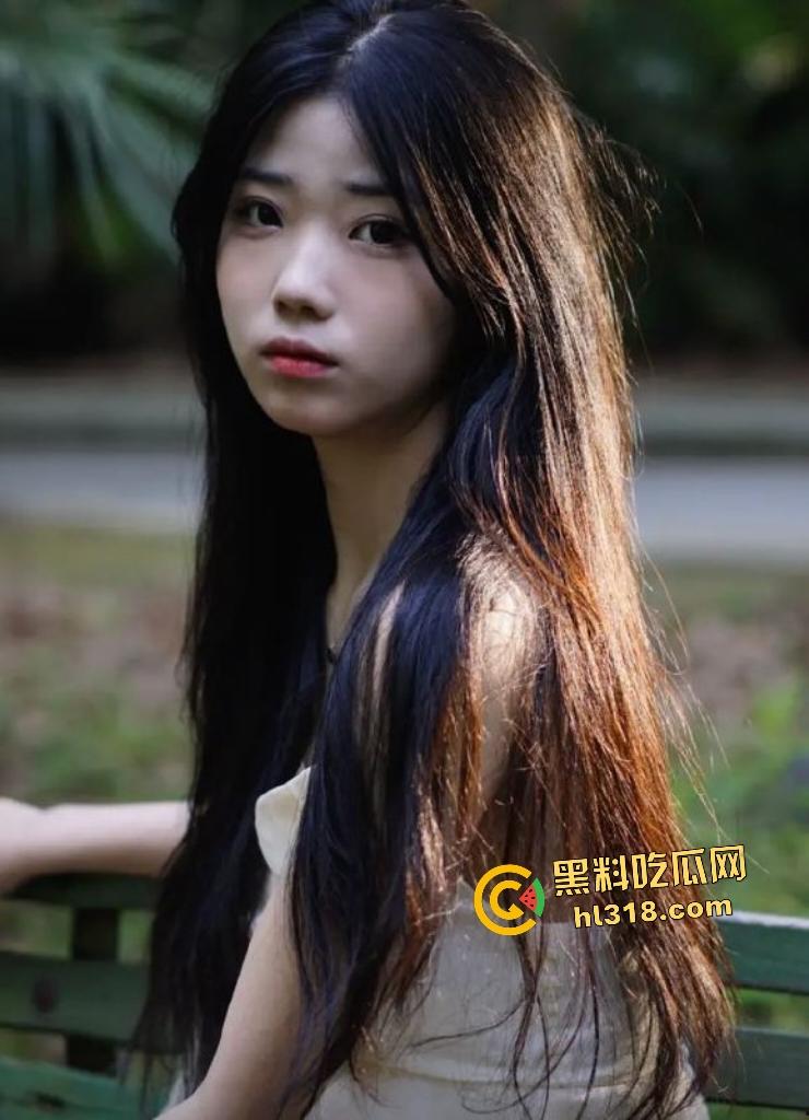 青岛长发文学硕士美女下海！揉胸掰穴挑逗金主，温柔呻吟被操到高潮，宛如坠入欲海的仙子！-1