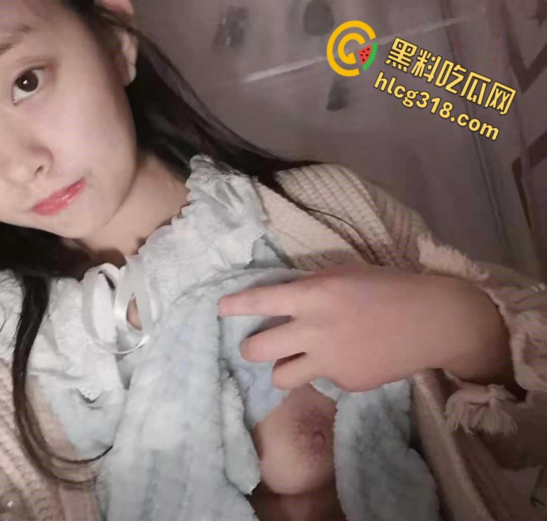 卫校嫩妹拜金女【小柒酱】,清纯反差小白虎 ,为了奢侈生活被金主包养, 甘愿做其母狗!-3