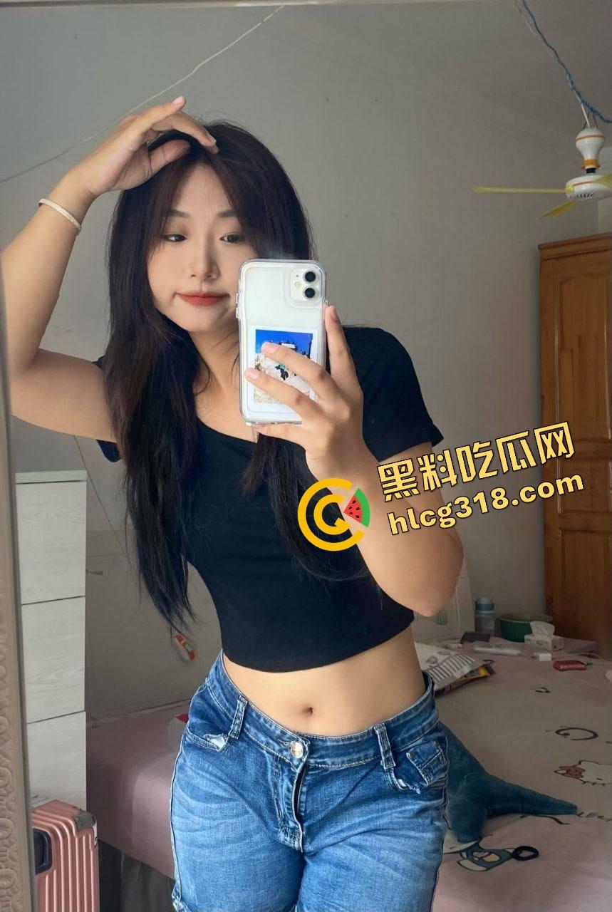 学生妹被金主包养玩成群交机器,3P起步5P封顶,钱到位随便上,有钱就能多人乱斗男友顶着绿帽加入!-3