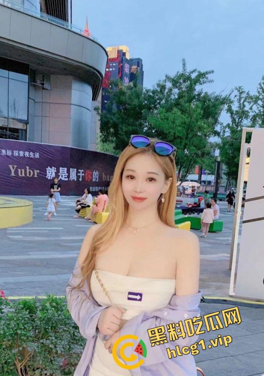 重庆渝北头牌美女「李海娜」不雅视频流出,800一炮包夜3000,高潮叫声震撼全城!-1