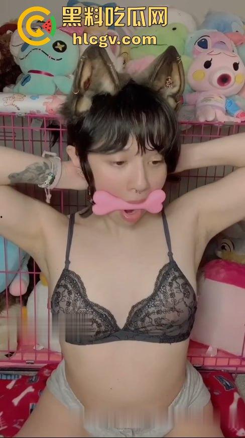 OnlyFans『Puppiloli』甘愿当笼中小母狗!被关笼子里口爆吞精娇喘不断,只爱当狗不爱做人!-12