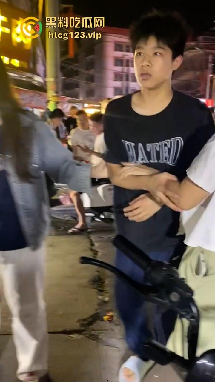 不是一家人不进一家门!广东潮汕侄子调戏小婶不成反打小叔 一家人都不是好东西-5