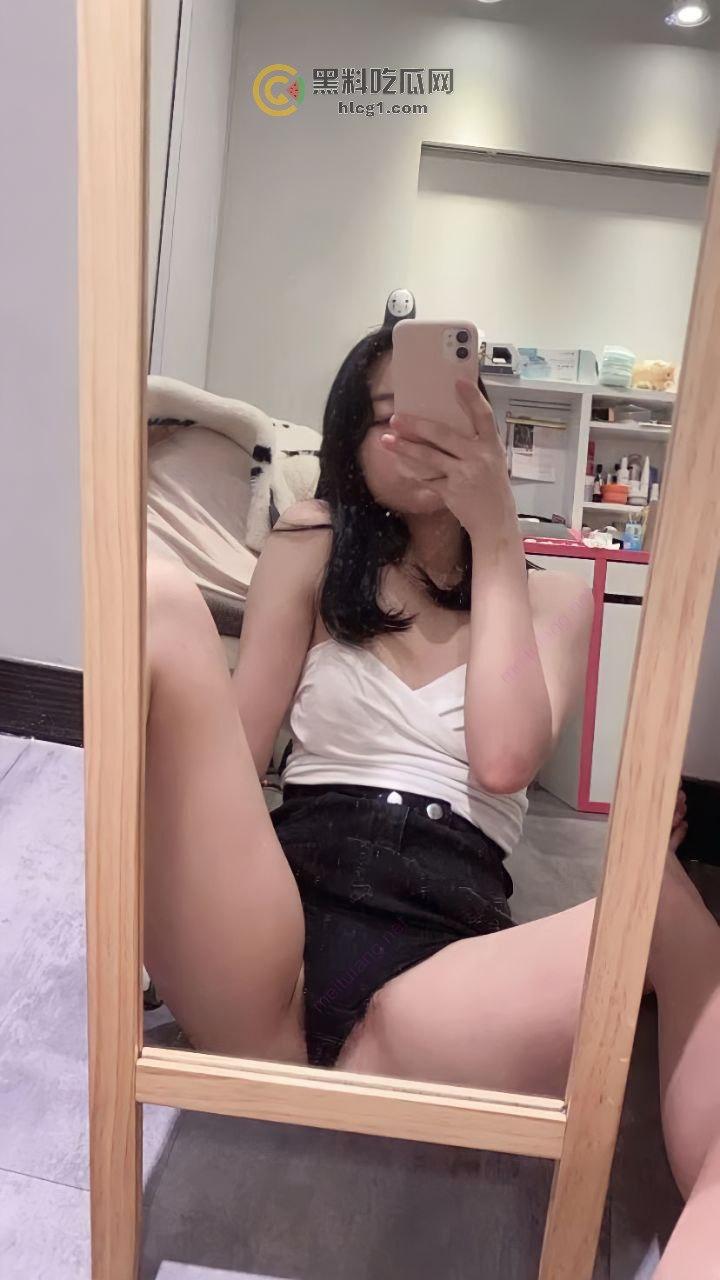 台湾高颜值嫩妹冷漠外表下隐藏的狂野秘密,竟然是个活色生香的婊子-8