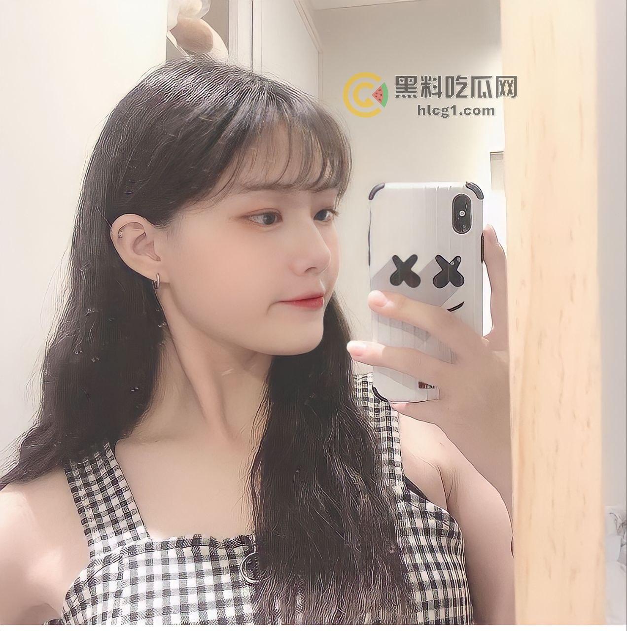 台湾高颜值嫩妹冷漠外表下隐藏的狂野秘密,竟然是个活色生香的婊子-9