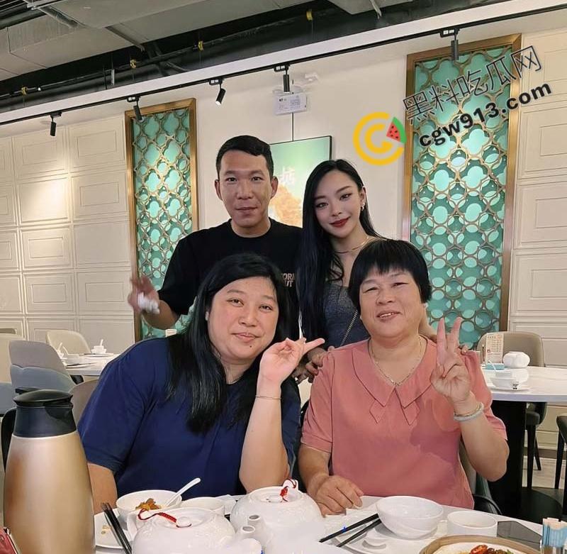 香港清纯幼教王露兒私底下发浪,吸毒自拍勾搭金主,私生活混乱,男友曝光不雅视频-2