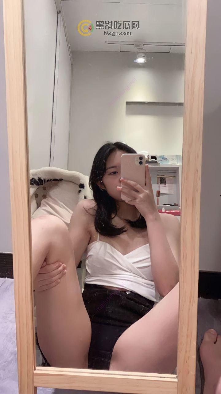 台湾高颜值嫩妹冷漠外表下隐藏的狂野秘密,竟然是个活色生香的婊子-13