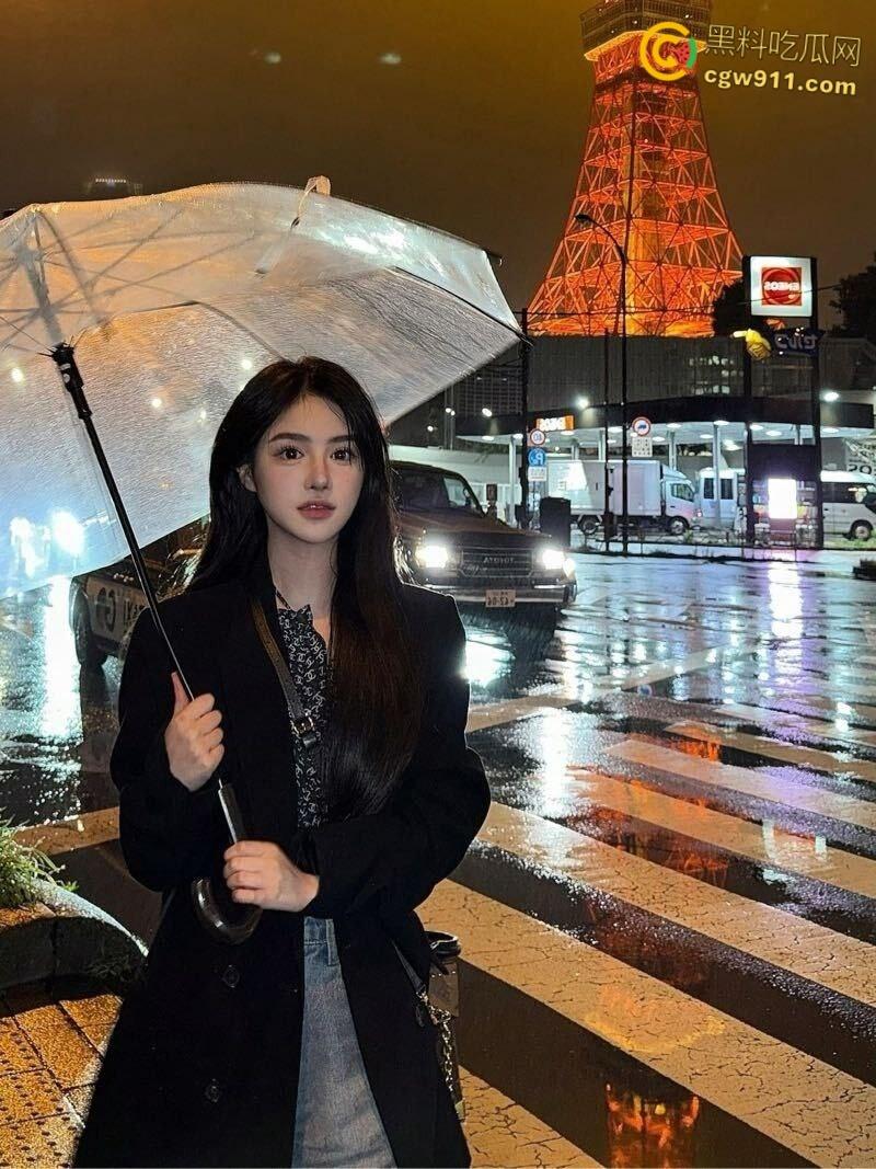 饥渴妹妹请哥哥吃饭,凉亭皮裙肉丝户外露出,扒开哥哥内裤疯狂吃鸡,被哥哥爆操到连连娇喘求饶!-3