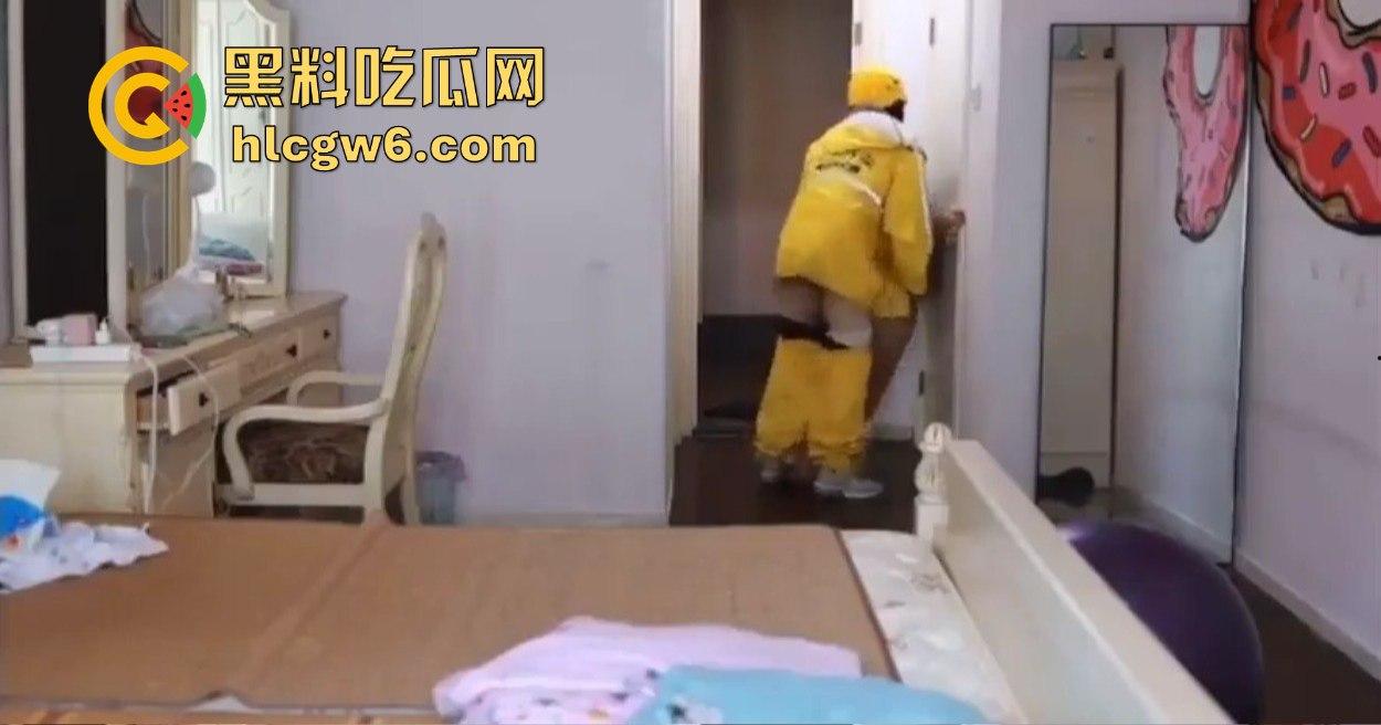 美团宣传片送炮小哥出新高度,剧情堪比三级片,男主日完逼拔屌无情跑得比外卖还快,裤子穿好全程不带犹豫!-8