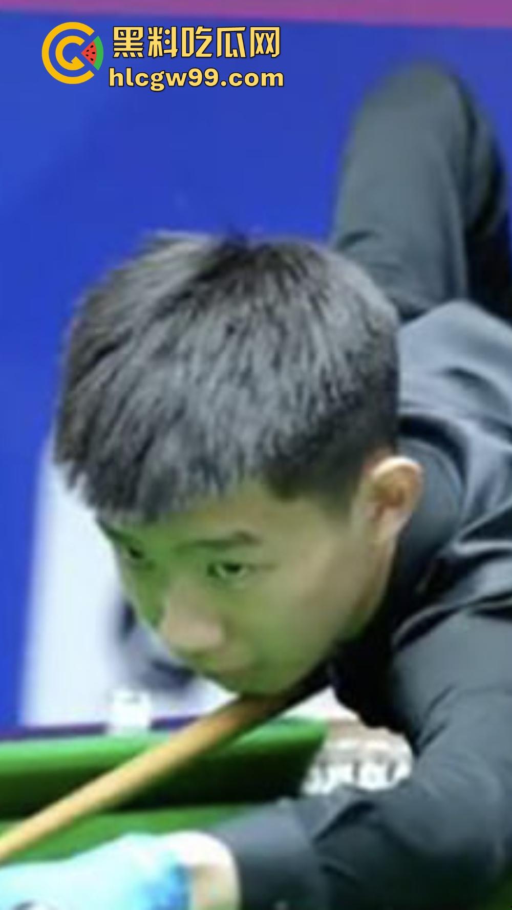 10后台球天才【夏浩然】跟大奶女裁判【然然】房间打台球,场上挥杆不忘场下大力高杆吸库, 一夜激战录音曝光!-12