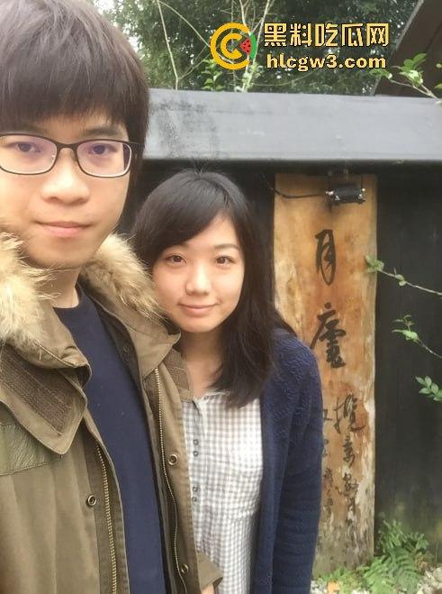 云盘泄密清纯女友性爱日常曝光 外表无害内心骚到飞起,下面插一根嘴里还塞一根!-1