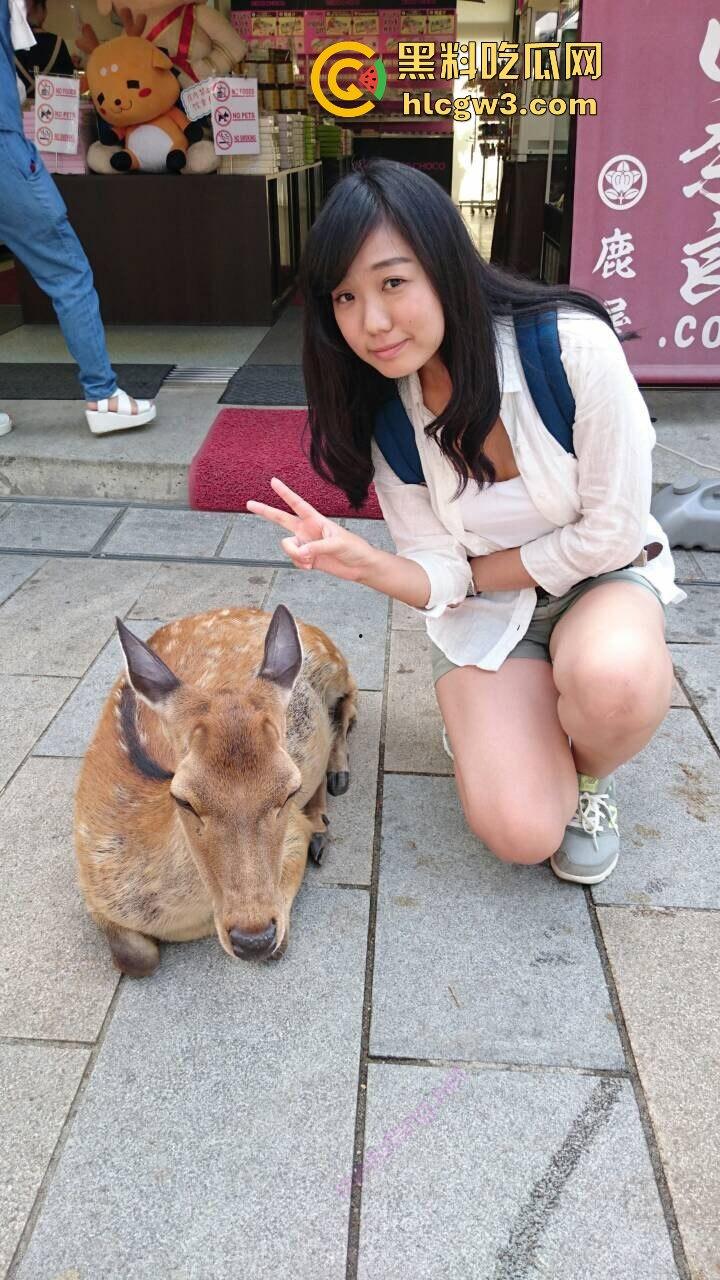 云盘泄密清纯女友性爱日常曝光 外表无害内心骚到飞起,下面插一根嘴里还塞一根!-5