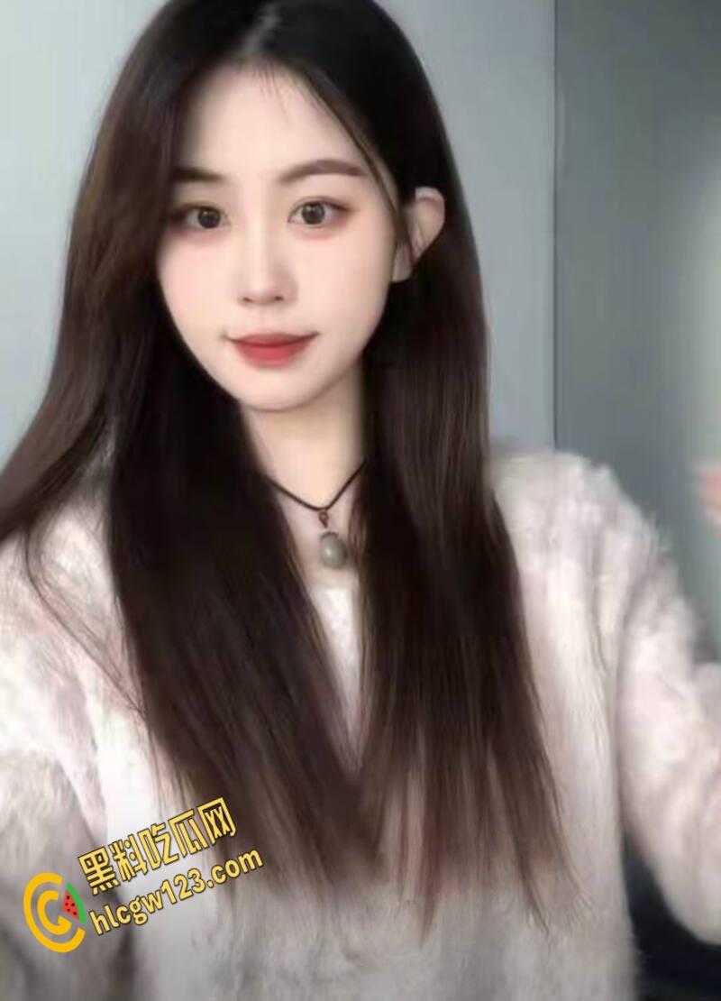 山西高平县美女主播【牛梓琪】,被金主高价拿下露脸口交,主动骑乘这身材简直太嫩了!-3