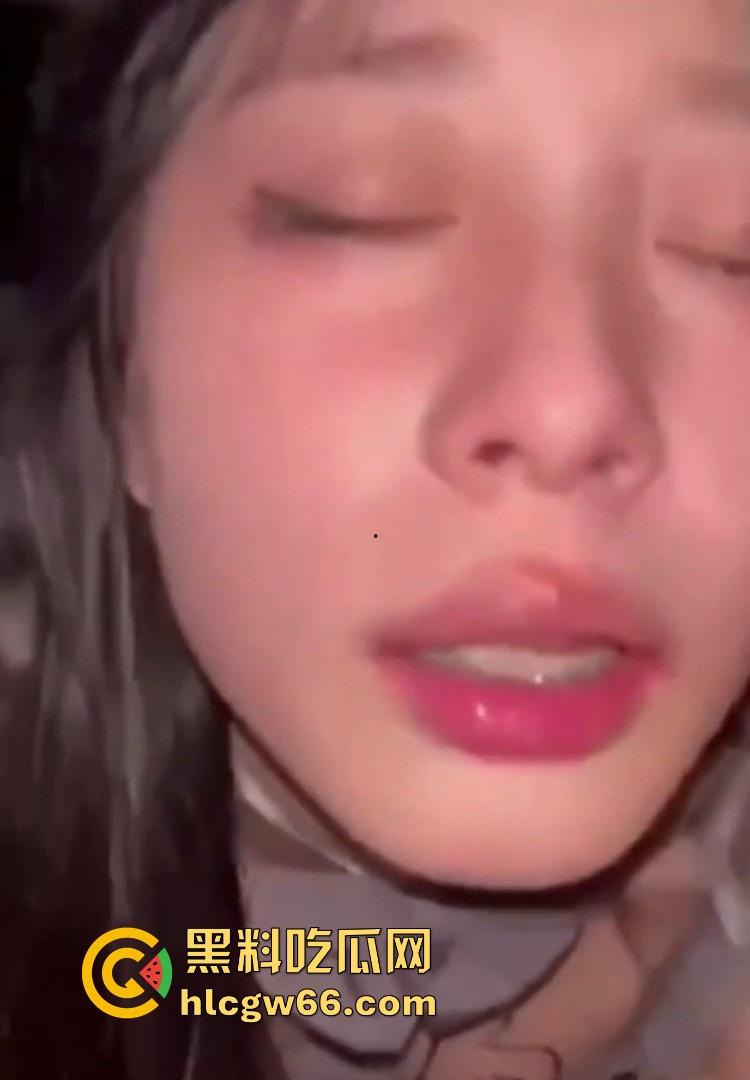 大连理工大学【周诗琦】与男友做爱私拍泄密 超清纯的小女友没想到在私下却极为淫荡!-9