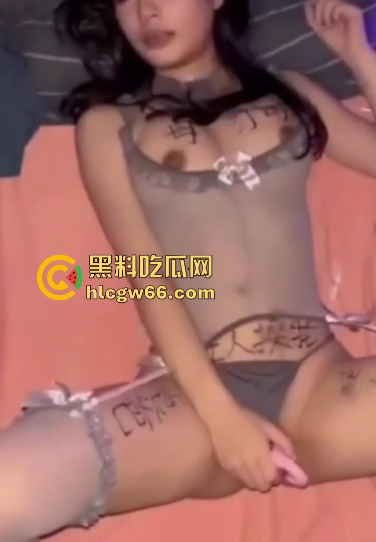 大连理工大学【周诗琦】与男友做爱私拍泄密 超清纯的小女友没想到在私下却极为淫荡!-11