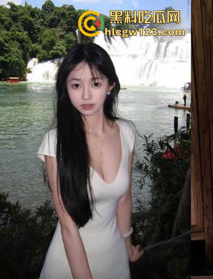 抖音10万粉丝小网红【草莓宝宝】露点福利流出 JK齐逼短裙热舞 腾讯视频裸聊大放送!-2