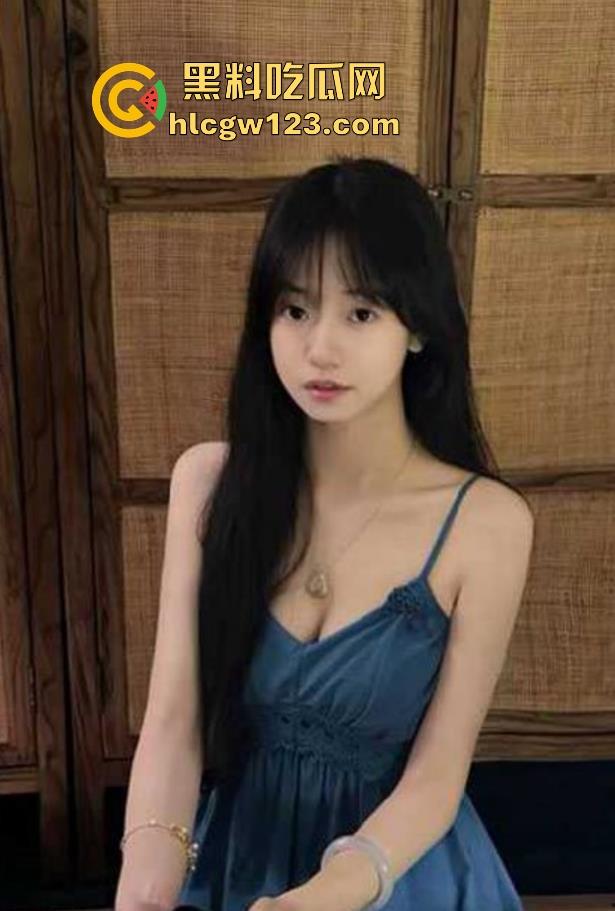 抖音10万粉丝小网红【草莓宝宝】露点福利流出 JK齐逼短裙热舞 腾讯视频裸聊大放送!-3